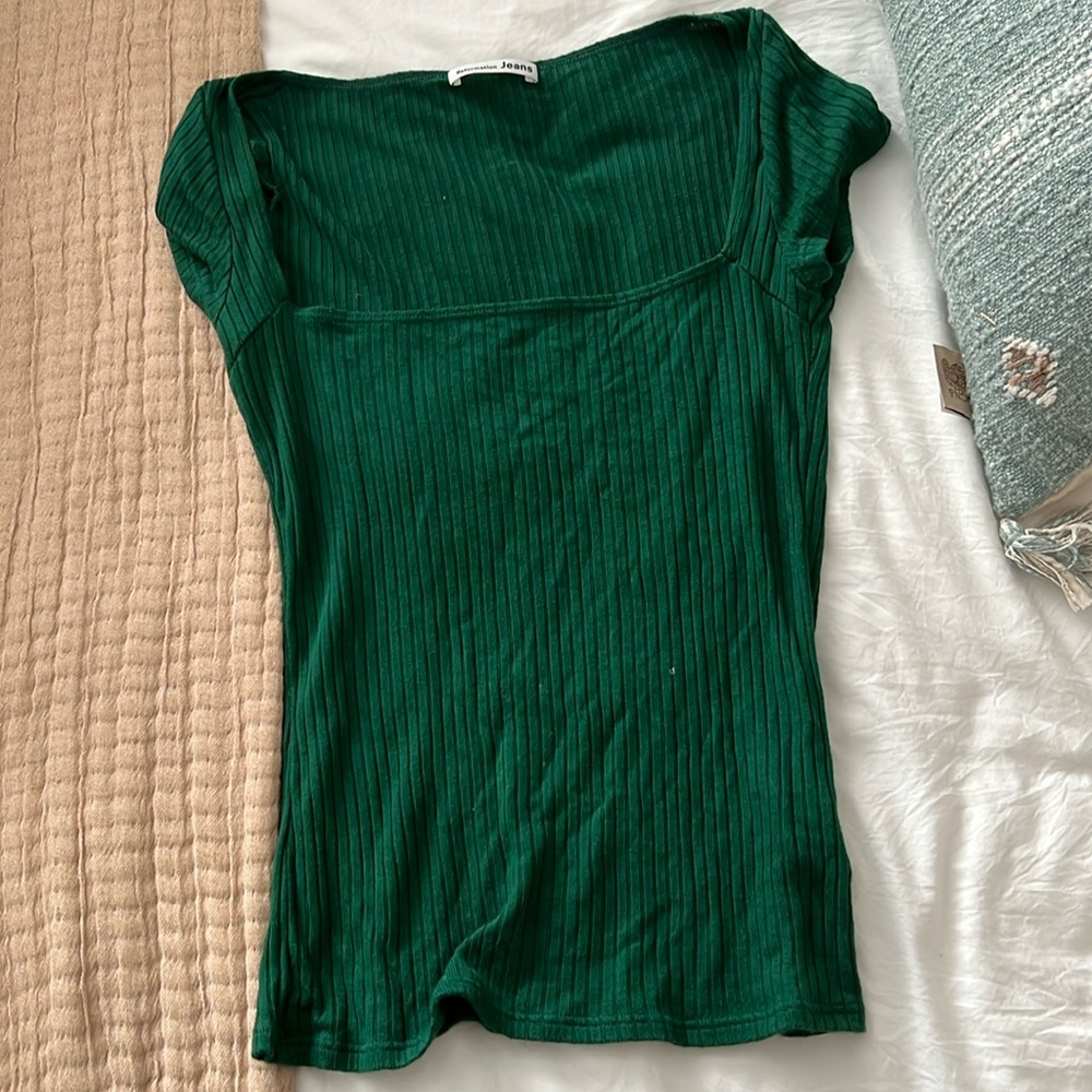 Reformation green short sleeve shirt size Small Worn medium